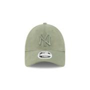 9forty velvet cap for women New York Yankees